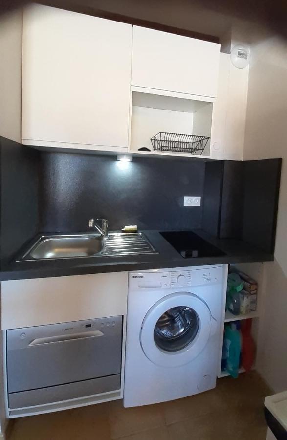 Appartement Terrasse Vue Mer, Plage Gorguette A 1 Minute A Pied, Wifi,Clim Parking Collectif Sanary-sur-Mer Exteriör bild